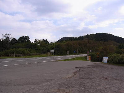 裾野へと抜ける道